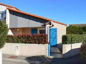Maison cosy avec mezzanine, terrasse, piscine et parking – Saint-Cyprien - FR-1-225D-558